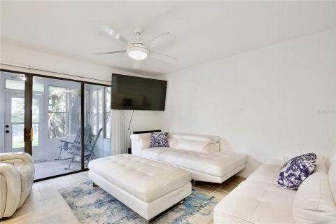Condo in Rockledge, Florida, 2 bedrooms  № 1841879 - photo 13