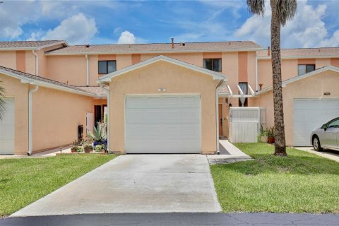 Condo in Rockledge, Florida, 2 bedrooms  № 1841879 - photo 1