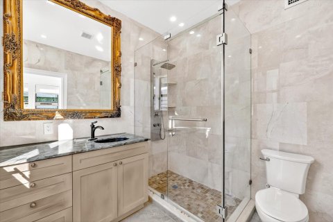 House in Miami Beach, Florida 4 bedrooms, 258.55 sq.m. № 1953665 - photo 10