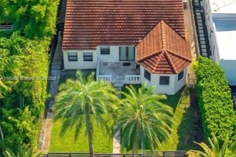 House in Miami Beach, Florida 4 bedrooms, 258.55 sq.m. № 1953665 - photo 1
