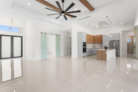 Купить виллу или дом в Кейп-Корал, Флорида 6 комнат, 224.36м2, № 2216089 - фото 12