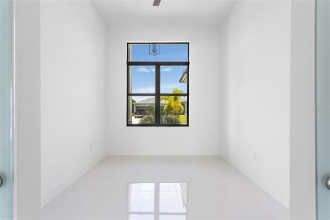 Купить виллу или дом в Кейп-Корал, Флорида 6 комнат, 224.36м2, № 2216089 - фото 10