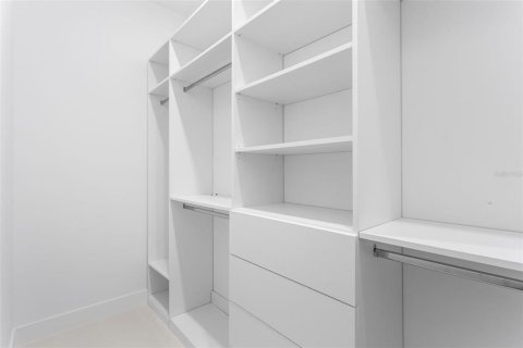 Купить виллу или дом в Кейп-Корал, Флорида 6 комнат, 224.36м2, № 2216089 - фото 30