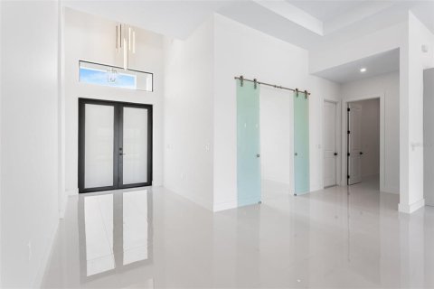 Купить виллу или дом в Кейп-Корал, Флорида 6 комнат, 224.36м2, № 2216089 - фото 9