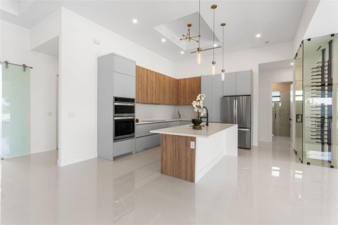 Купить виллу или дом в Кейп-Корал, Флорида 6 комнат, 224.36м2, № 2216089 - фото 15