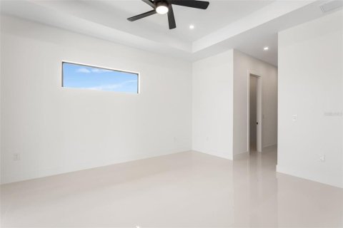Купить виллу или дом в Кейп-Корал, Флорида 6 комнат, 224.36м2, № 2216089 - фото 29