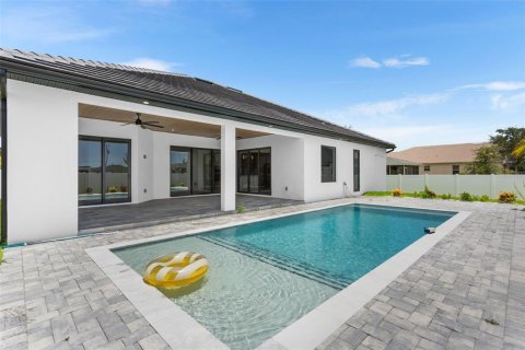 Купить виллу или дом в Кейп-Корал, Флорида 6 комнат, 224.36м2, № 2216089 - фото 25