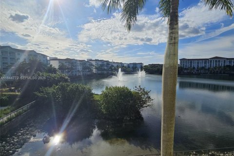 Condominio en Doral, Florida, 3 dormitorios  № 2014555