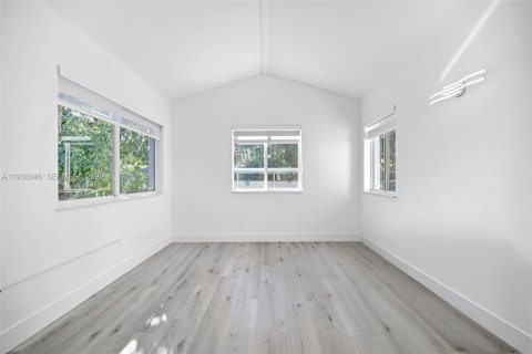 Villa ou maison à vendre à Miami, Floride: 3 chambres, 131.74 m2 № 1995879 - photo 24