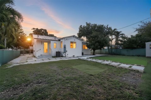 Villa ou maison à vendre à Miami, Floride: 3 chambres, 131.74 m2 № 1995879 - photo 4