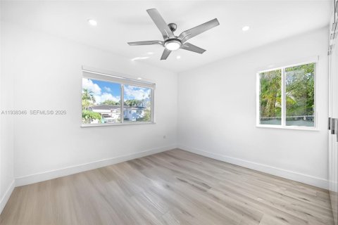 Villa ou maison à vendre à Miami, Floride: 3 chambres, 131.74 m2 № 1995879 - photo 28
