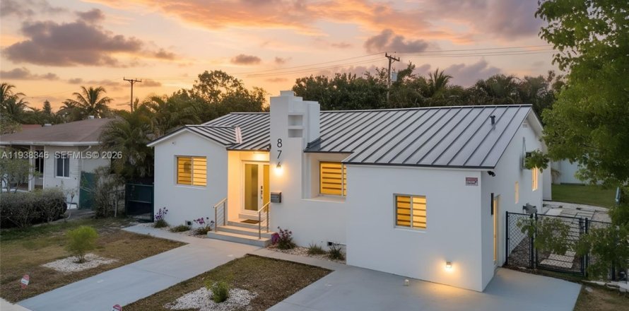 Villa ou maison à Miami, Floride 3 chambres, 131.74 m2 № 1995879