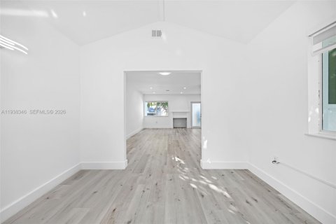 Villa ou maison à vendre à Miami, Floride: 3 chambres, 131.74 m2 № 1995879 - photo 25