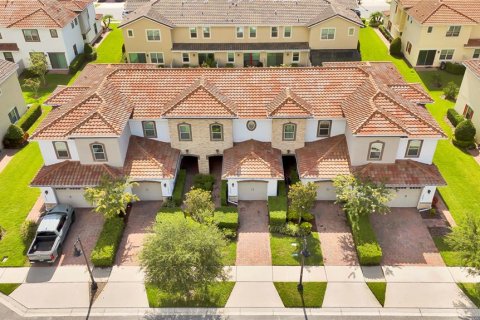 Adosado en alquiler en Orlando, Florida, 2 dormitorios, 125.05 m2 № 1831326 - foto 1