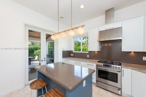 Купить виллу или дом в Корал-Гейблс, Флорида 3 спальни, 205.87м2, № 2049129 - фото 6