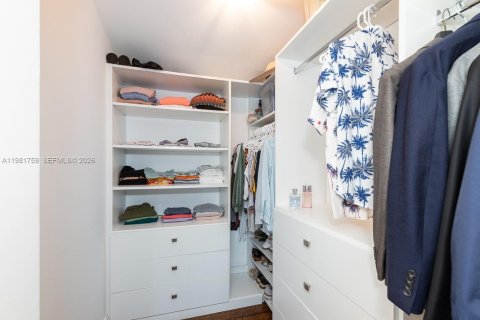 Купить виллу или дом в Корал-Гейблс, Флорида 3 спальни, 205.87м2, № 2049129 - фото 21