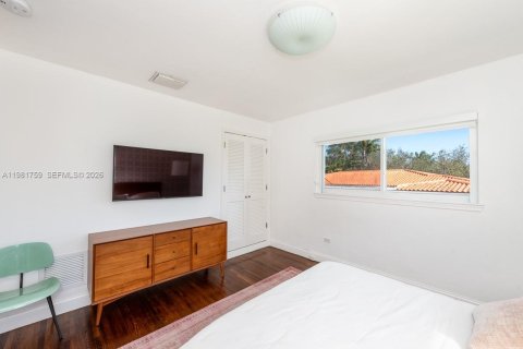 Купить виллу или дом в Корал-Гейблс, Флорида 3 спальни, 205.87м2, № 2049129 - фото 17