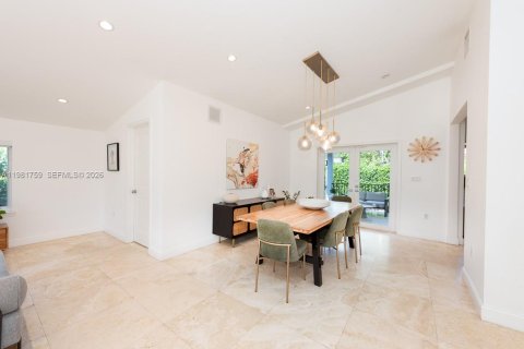 Купить виллу или дом в Корал-Гейблс, Флорида 3 спальни, 205.87м2, № 2049129 - фото 5