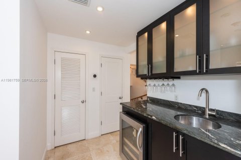 Купить виллу или дом в Корал-Гейблс, Флорида 3 спальни, 205.87м2, № 2049129 - фото 12