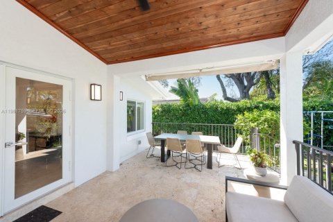 Купить виллу или дом в Корал-Гейблс, Флорида 3 спальни, 205.87м2, № 2049129 - фото 26