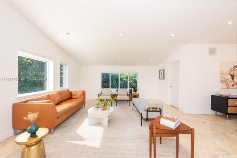 Купить виллу или дом в Корал-Гейблс, Флорида 3 спальни, 205.87м2, № 2049129 - фото 4