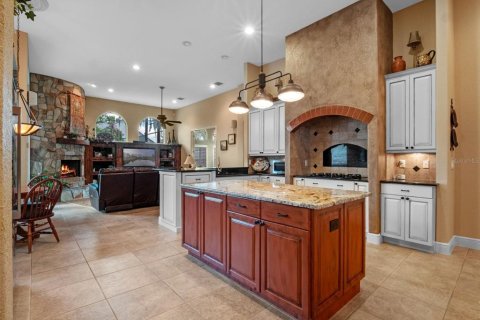 House in Orlando, Florida 4 bedrooms, 331.75 sq.m. № 1827795 - photo 9