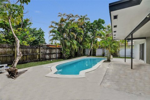 House in Miami Gardens, Florida 3 bedrooms, 185.99 sq.m. № 2185733 - photo 28