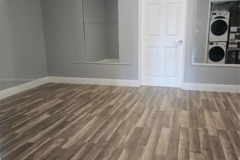 Apartamento en alquiler en Fort Lauderdale, Florida, 2 dormitorios № 1888011 - foto 10