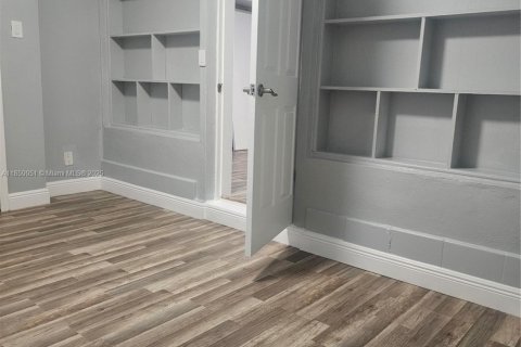 Apartamento en alquiler en Fort Lauderdale, Florida, 2 dormitorios № 1888011 - foto 13