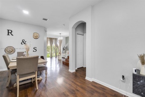 Townhouse in Homestead, Florida 3 bedrooms, 140.1 sq.m. № 1830321 - photo 14