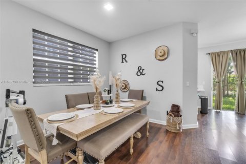 Townhouse in Homestead, Florida 3 bedrooms, 140.1 sq.m. № 1830321 - photo 13