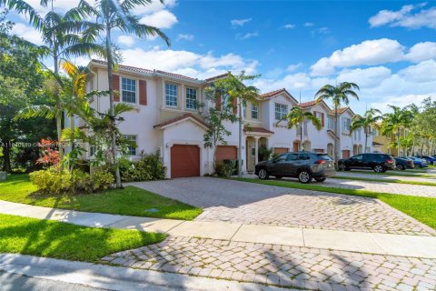 Townhouse in Homestead, Florida 3 bedrooms, 140.1 sq.m. № 1830321 - photo 2