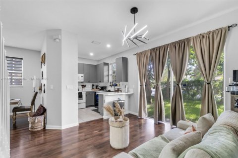 Townhouse in Homestead, Florida 3 bedrooms, 140.1 sq.m. № 1830321 - photo 8