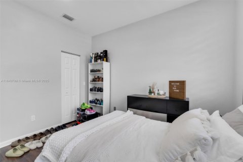 Townhouse in Homestead, Florida 3 bedrooms, 140.1 sq.m. № 1830321 - photo 23