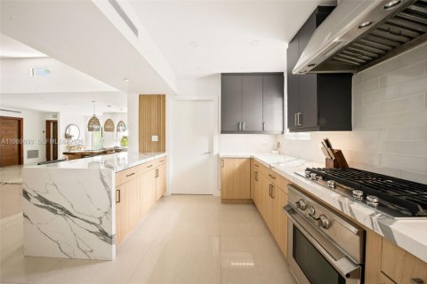 Купить виллу или дом в Майами-Бич, Флорида 5 спален, № 2049177 - фото 9