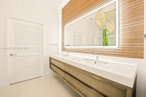 Купить виллу или дом в Майами-Бич, Флорида 5 спален, № 2049177 - фото 14