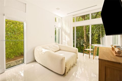 Купить виллу или дом в Майами-Бич, Флорида 5 спален, № 2049177 - фото 23