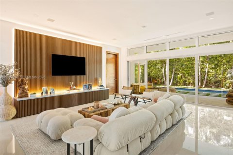 Купить виллу или дом в Майами-Бич, Флорида 5 спален, № 2049177 - фото 2