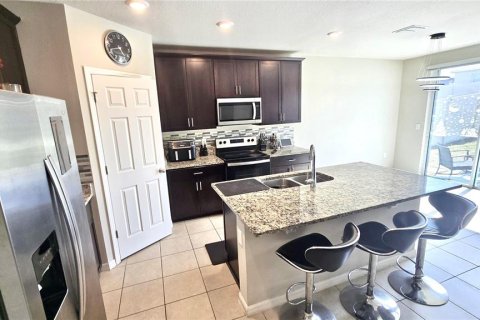 House in Winter Haven, Florida 3 bedrooms, 139.91 sq.m. № 2106817 - photo 6