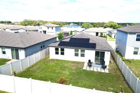House in Winter Haven, Florida 3 bedrooms, 139.91 sq.m. № 2106817 - photo 25