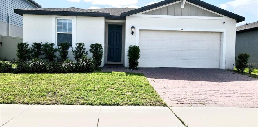 House in Winter Haven, Florida 3 bedrooms, 139.91 sq.m. № 2106817