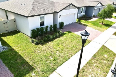 House in Winter Haven, Florida 3 bedrooms, 139.91 sq.m. № 2106817 - photo 3