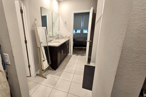 House in Winter Haven, Florida 3 bedrooms, 139.91 sq.m. № 2106817 - photo 18