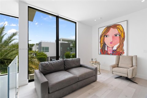 Villa ou maison à vendre à Doral, Floride: 5 chambres, 377.83 m2 № 1944018 - photo 16