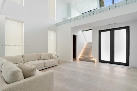 Villa ou maison à vendre à Doral, Floride: 5 chambres, 377.83 m2 № 1944018 - photo 11