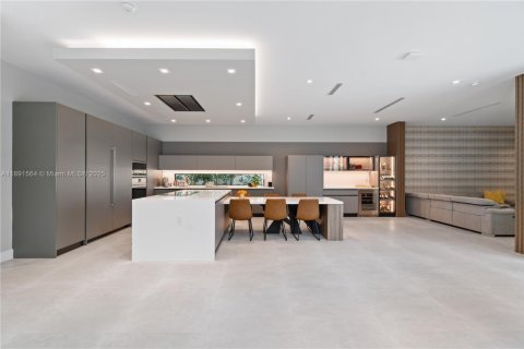 Villa ou maison à vendre à Doral, Floride: 5 chambres, 377.83 m2 № 1944018 - photo 6