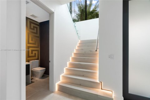 Villa ou maison à vendre à Doral, Floride: 5 chambres, 377.83 m2 № 1944018 - photo 14