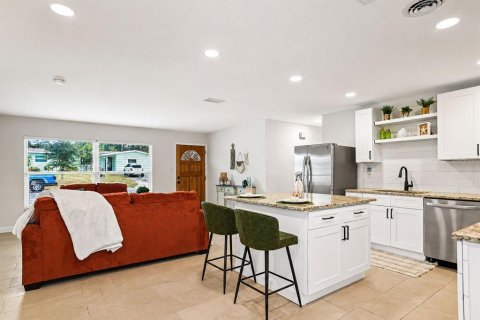 House in Dunedin, Florida 3 bedrooms, 90.58 sq.m. № 2344856 - photo 6
