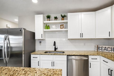 House in Dunedin, Florida 3 bedrooms, 90.58 sq.m. № 2344856 - photo 8