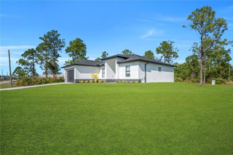 Casa en venta en Lehigh Acres, Florida, 3 dormitorios, 151.43 m2 № 2008053 - foto 2